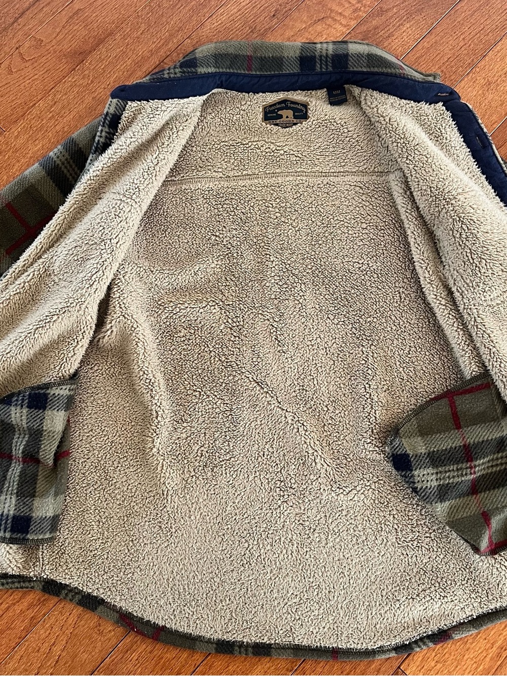 Freedom Foundry Sherpa Lined Flannel Plaid Olive Green Shacket Size Medium - Picture 4 of 10